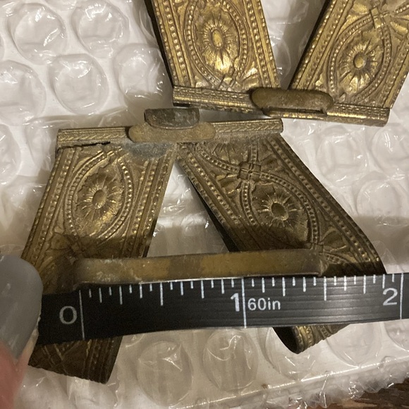 Antique ladies belt buckle . Very ornate design and old style for that vintage - Picture 10 of 10